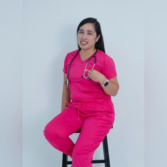 SMALL Size Drifit Top and Jogger Scrub Set - Picture 2 of 9